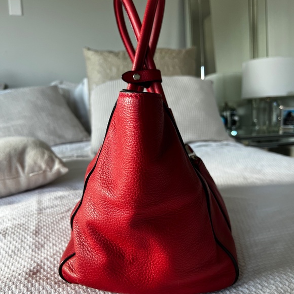 Red leather Prada bag - Picture 7 of 10